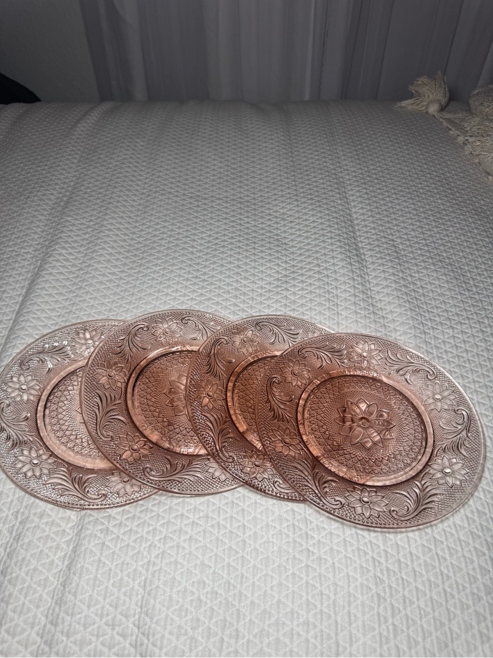 Vintage Tiara Indiana Glass Sandwich Pink Peach 8.25”Salad Plates Set of 4